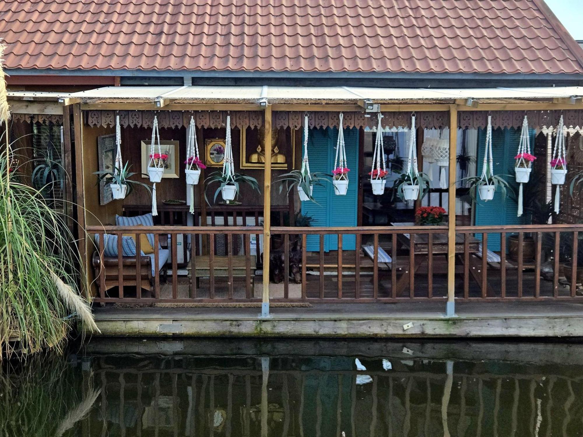 House Boat Studio With Waterfront Terrace 암스테르담 외부 사진